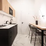 E56 - Grand Boulevard Heritage - Location By Bqa Apartamento *