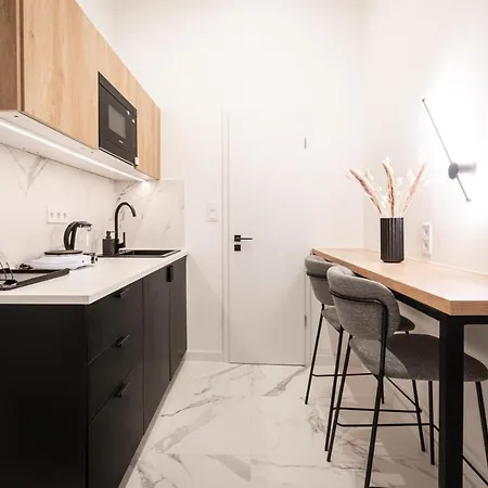 E56 - Grand Boulevard Heritage - Location By Bqa Apartament *