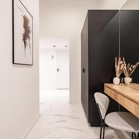 E56 - Grand Boulevard Heritage - Location By Bqa Apartament